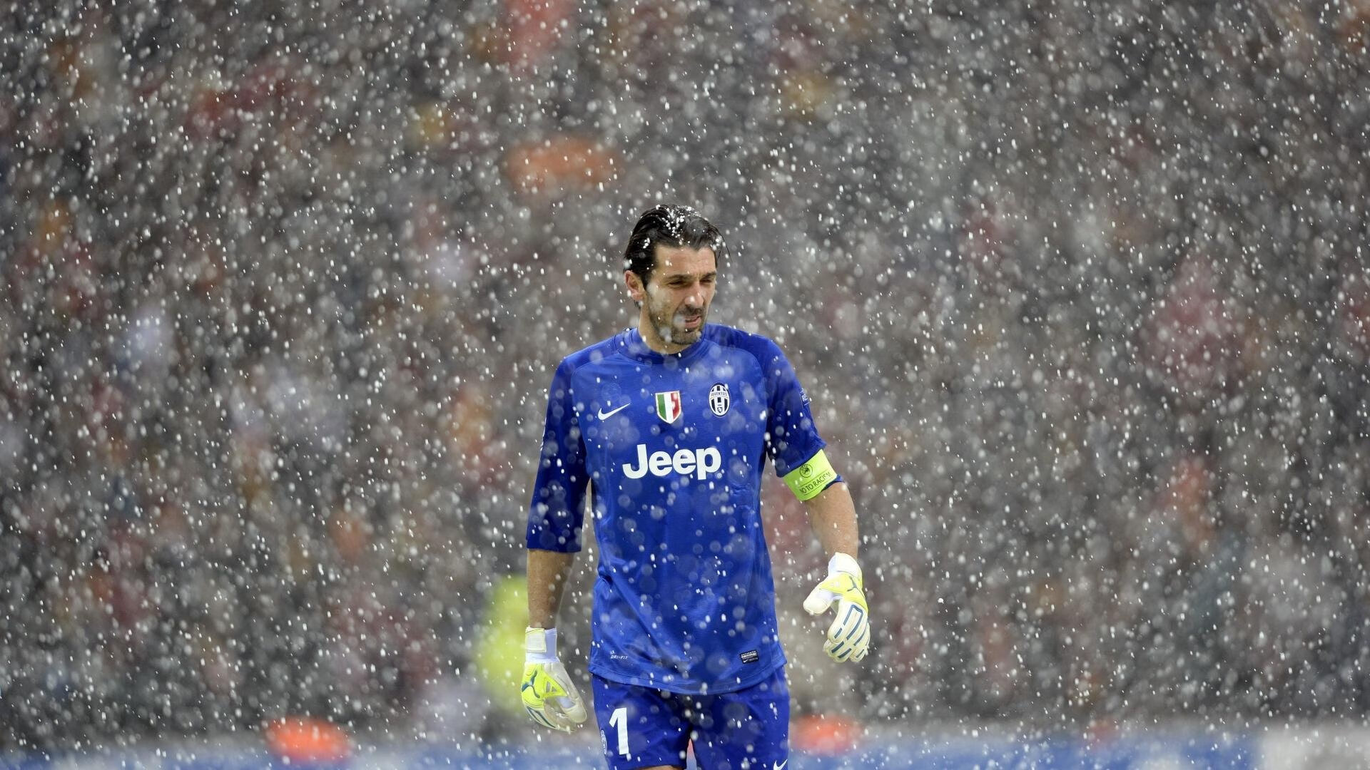 史上最“恐怖”的防守瞬间:蒂伊在对抗重量级大个子时,完美封堵!