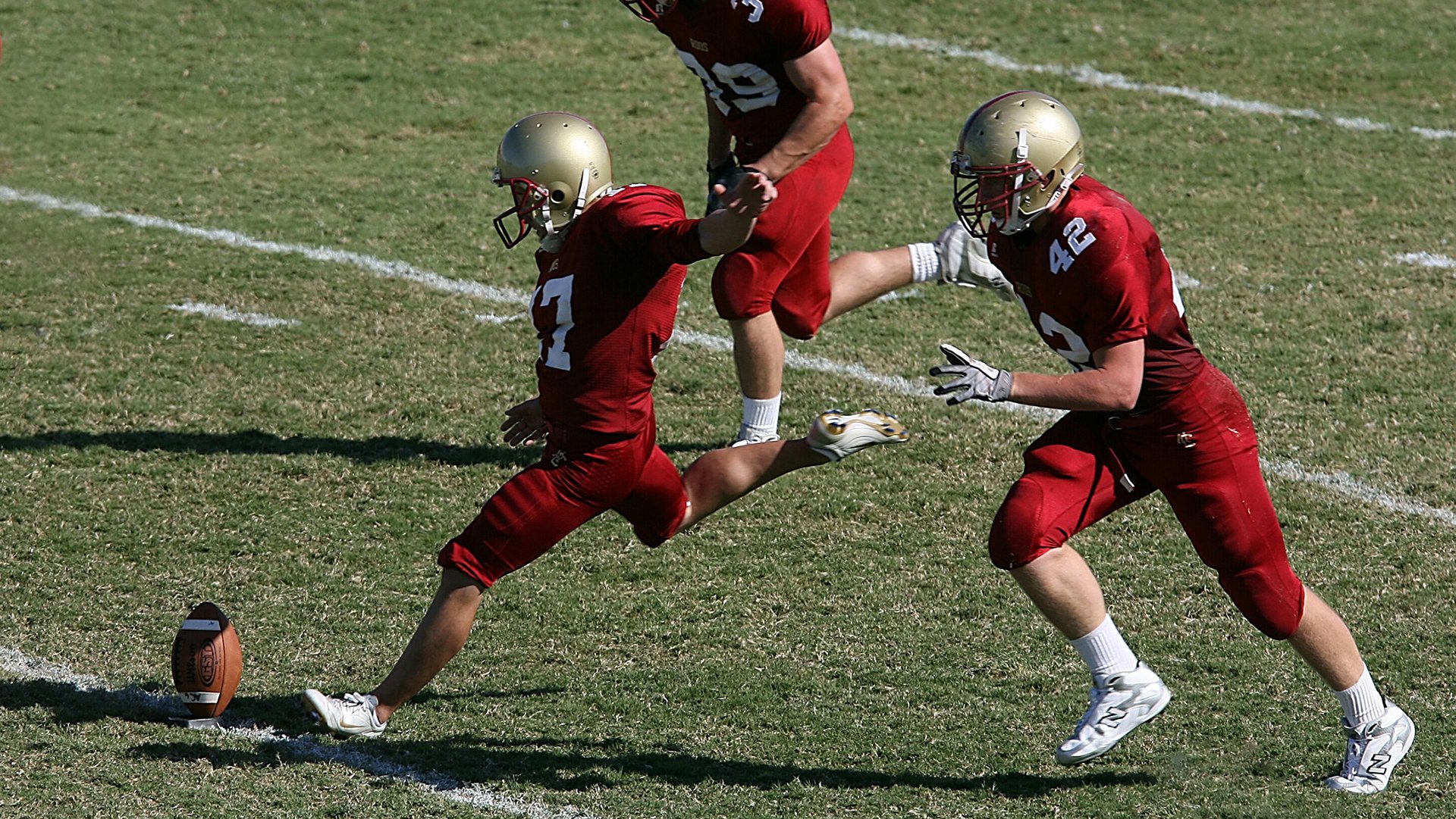 法甲战局胶着，比分1-1，比赛亮点：多次成功防守、角球占优，射门转化率高达50%